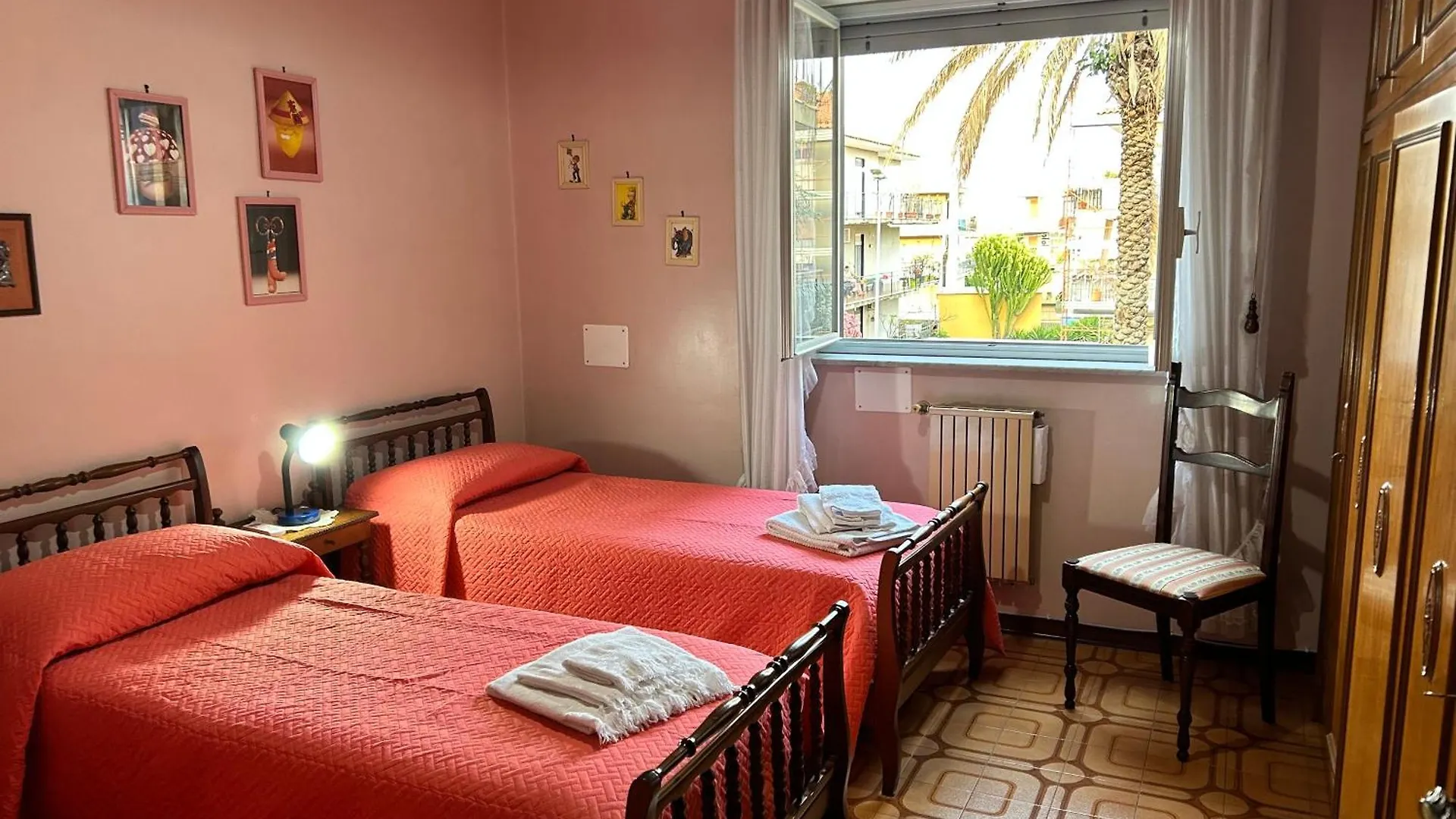 Appartamento Etna Sea, Vicino A Taormina Tra Il Mare E Il Vulcano Etna, Wi-Fi E Parcheggio Gratis - Perfetto Per Famiglie E Gruppi - Cinque Minuti A Piedi Dalla Spiaggia Riposto 0*,  Italy