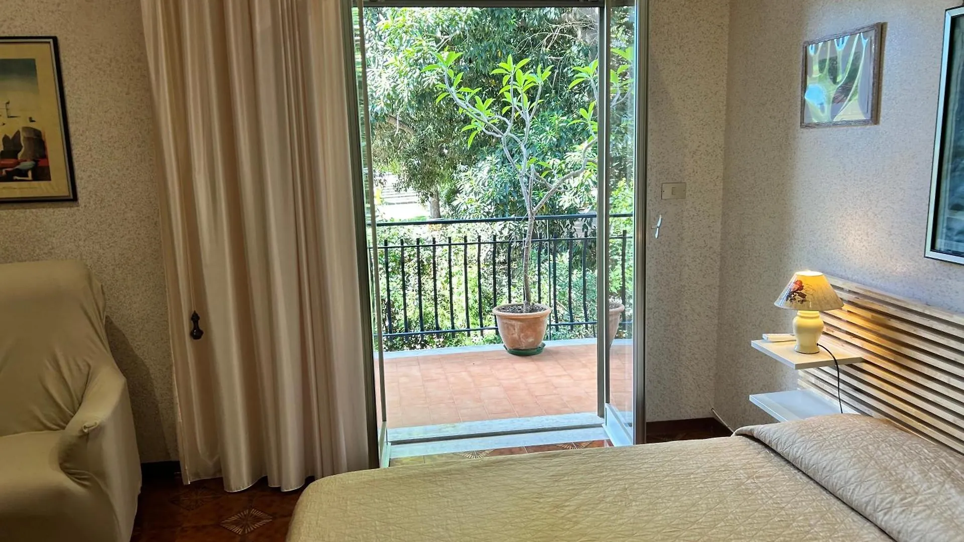 Appartamento Etna Sea, Vicino A Taormina Tra Il Mare E Il Vulcano Etna, Wi-Fi E Parcheggio Gratis - Perfetto Per Famiglie E Gruppi - Cinque Minuti A Piedi Dalla Spiaggia Riposto 0*,  Italy