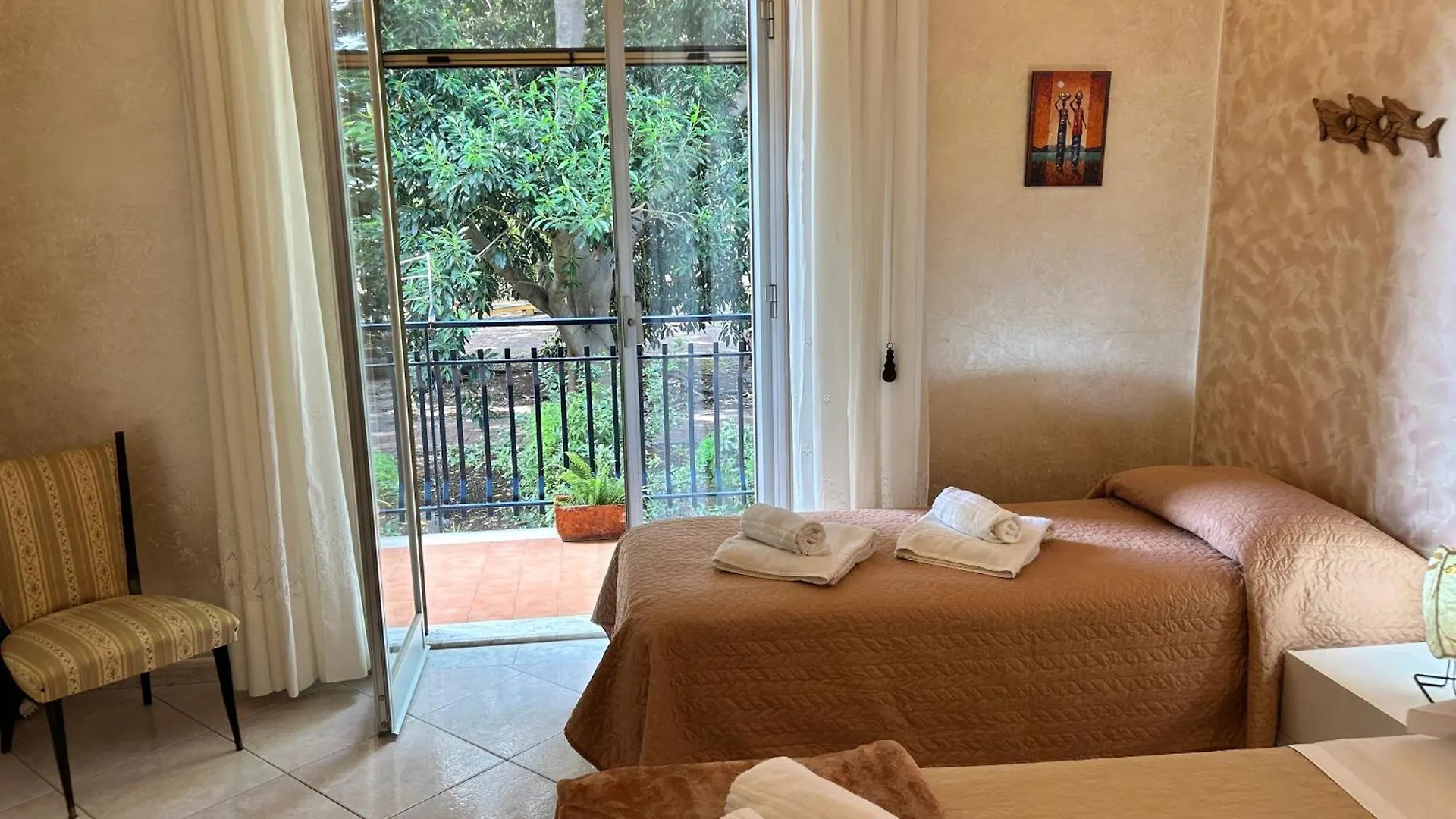 Appartamento Etna Sea, Vicino A Taormina Tra Il Mare E Il Vulcano Etna, Wi-Fi E Parcheggio Gratis - Perfetto Per Famiglie E Gruppi - Cinque Minuti A Piedi Dalla Spiaggia Riposto Italy