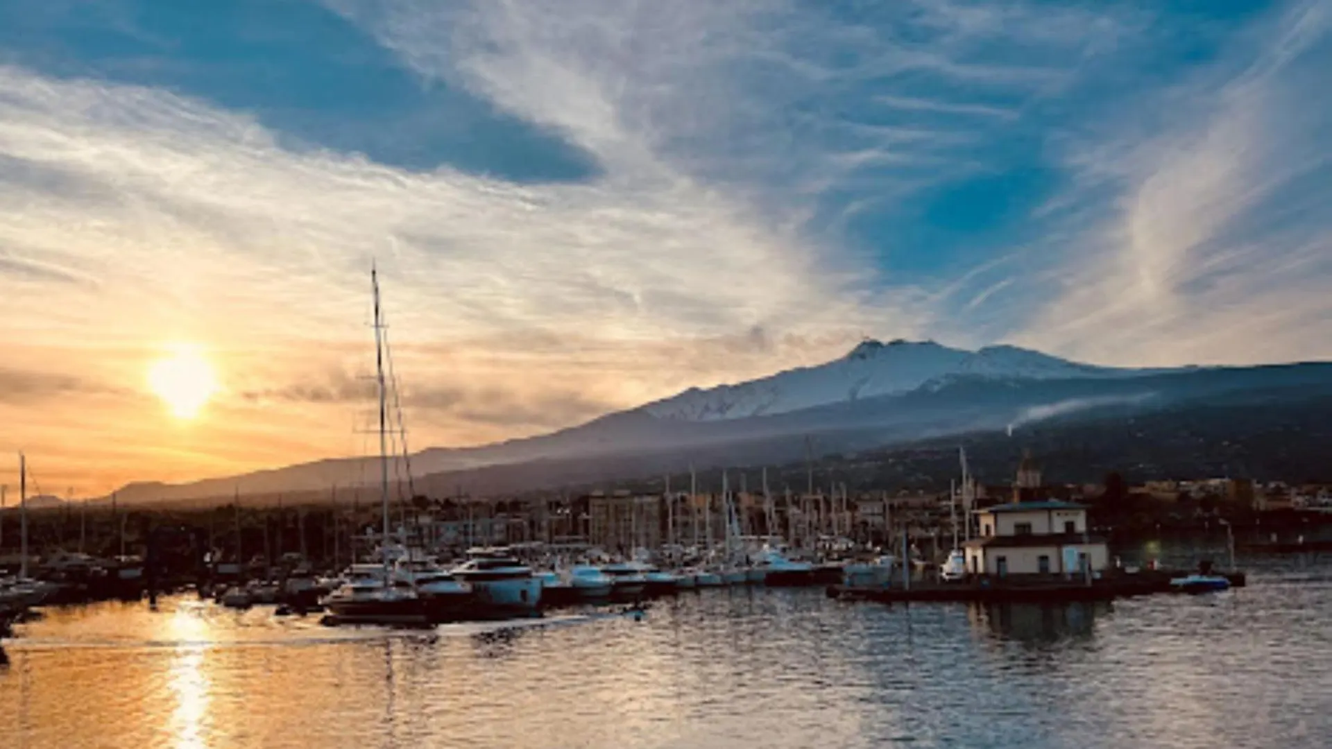 Appartamento Etna Sea, Vicino A Taormina Tra Il Mare E Il Vulcano Etna, Wi-Fi E Parcheggio Gratis - Perfetto Per Famiglie E Gruppi - Cinque Minuti A Piedi Dalla Spiaggia Riposto